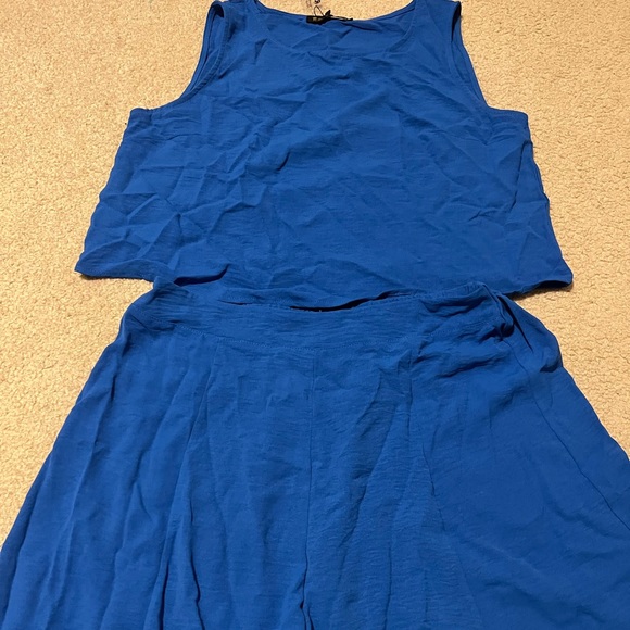 💙NEW Women’s 2 piece outfit - Picture 2 of 9